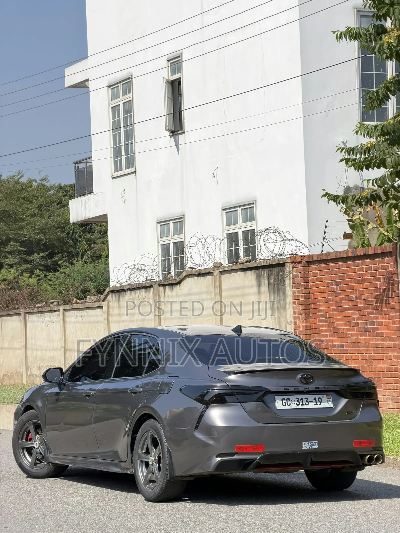 Toyota Camry SE FWD (2.5L 4cyl 8AM) 2018 Gray