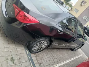 Toyota Corolla XLE 4dr Sedan (1.8L 4cyl CVT) 2017 Black