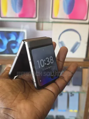 Motorola Razr 2024 256 GB Gray