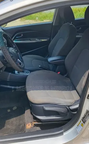 Kia Rio SX 4dr Sedan (1.6L 4cyl 6A) 2012 Silver