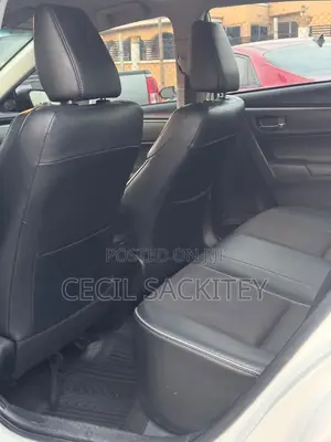Toyota Corolla SE (1.8L 4cyl 2A) 2018 White