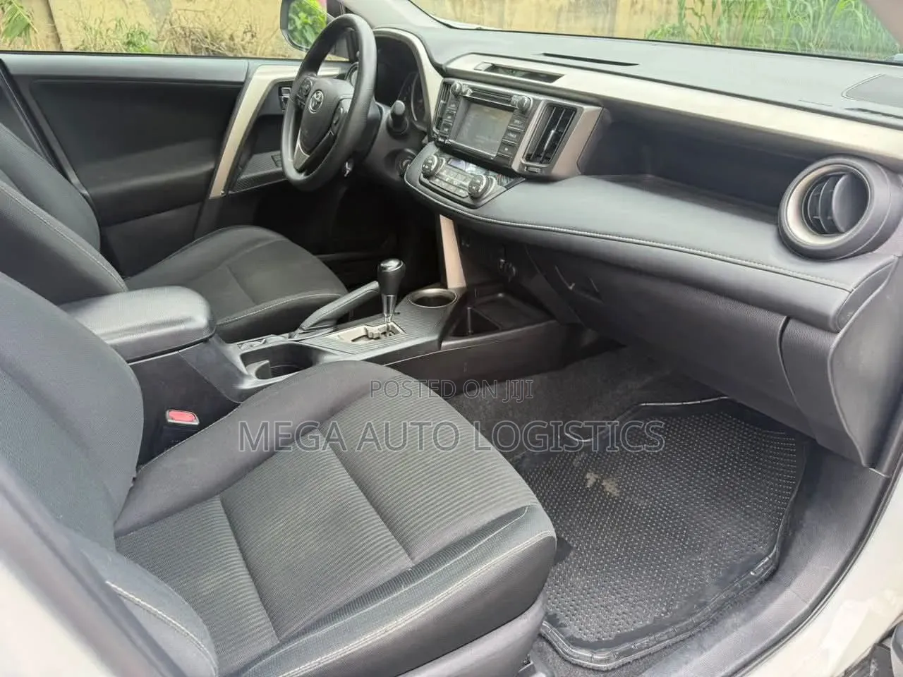 Toyota RAV4 XLE FWD (2.5L 4cyl 6A) 2013 White