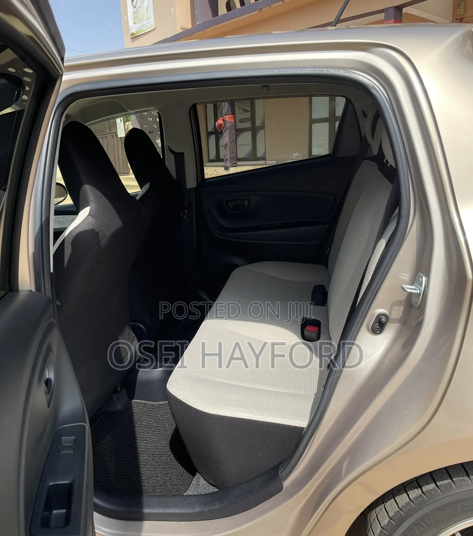 Toyota Vitz 2015