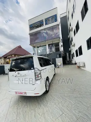 Toyota Voxy 2013 White