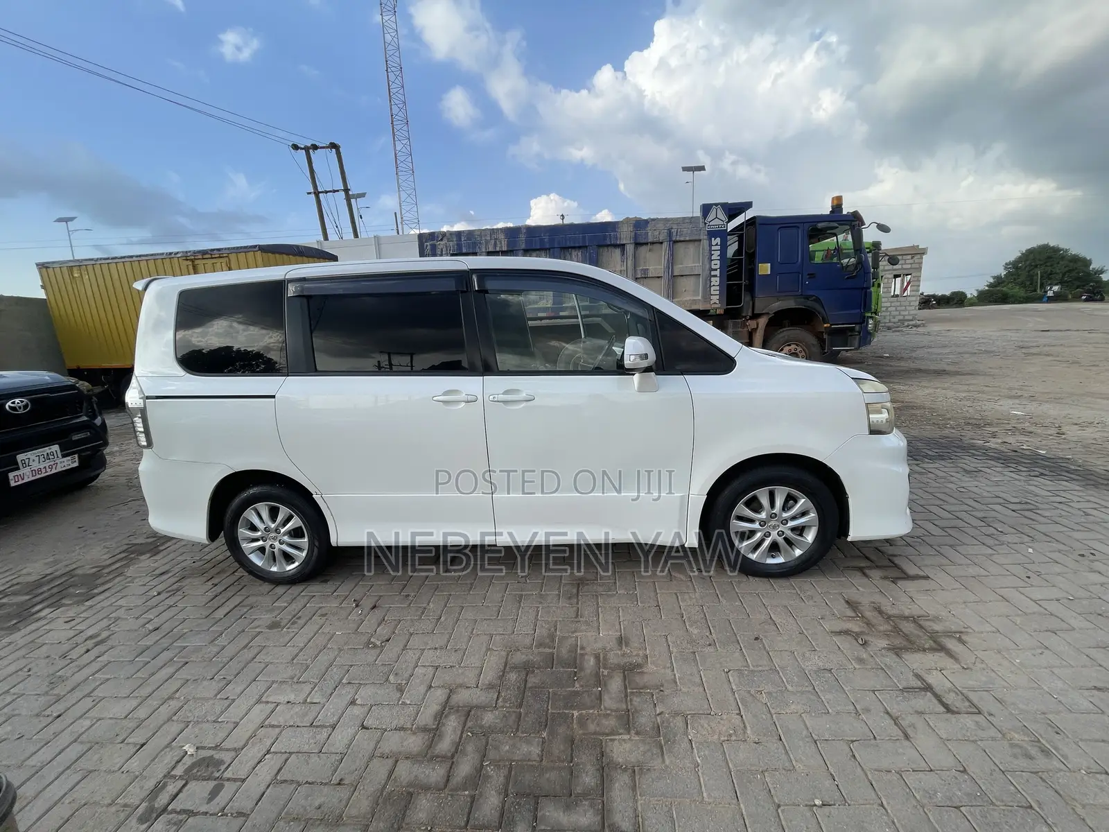 Toyota Voxy 2013 White