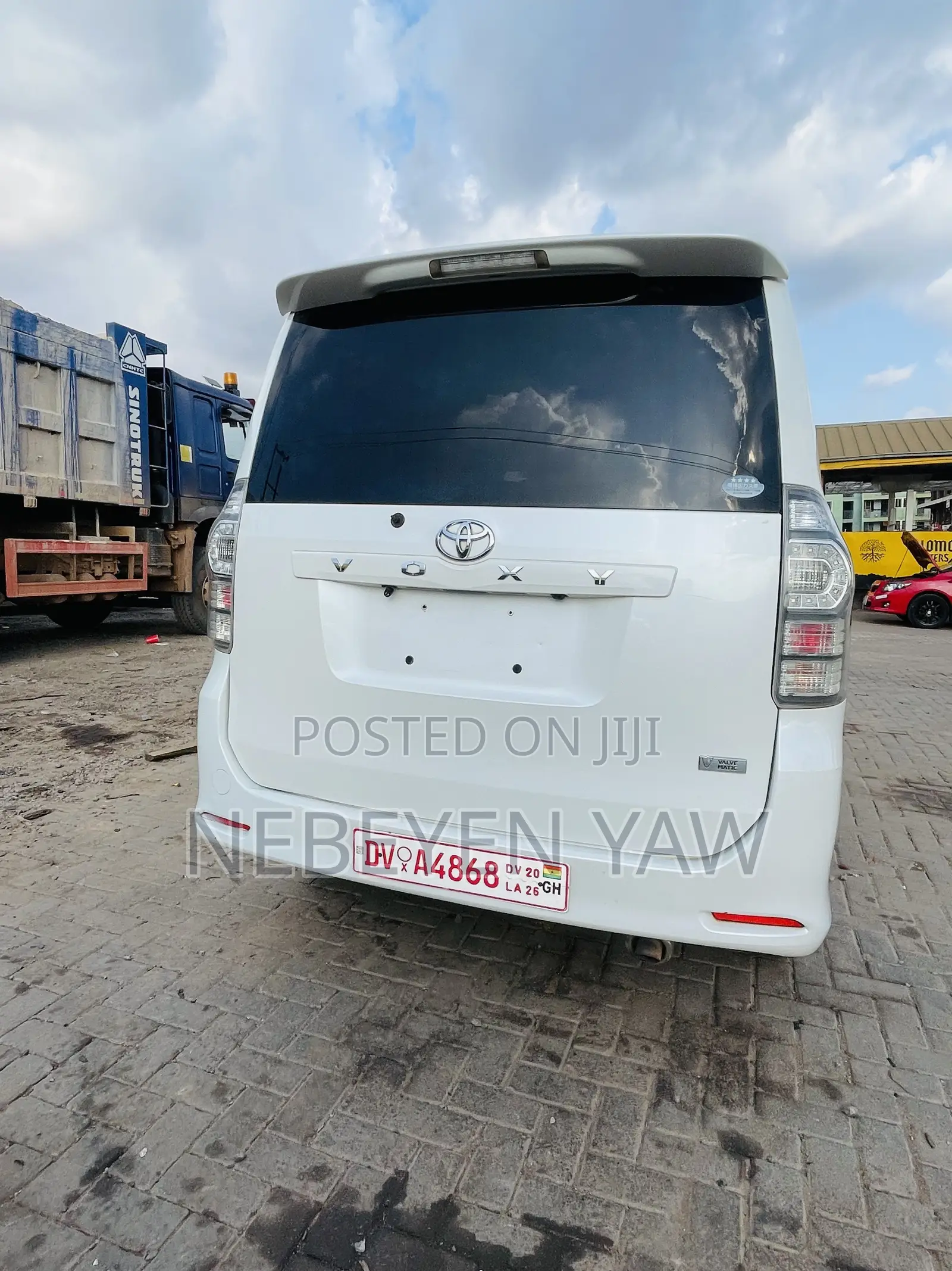 Toyota Voxy 2013 White