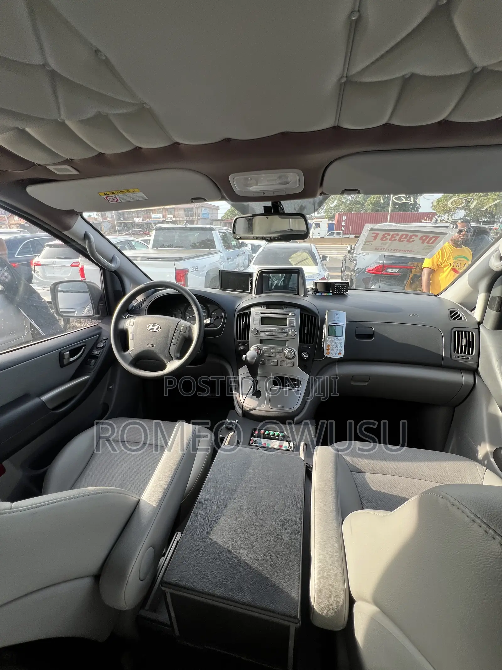 Hyundai Staria 2022 White