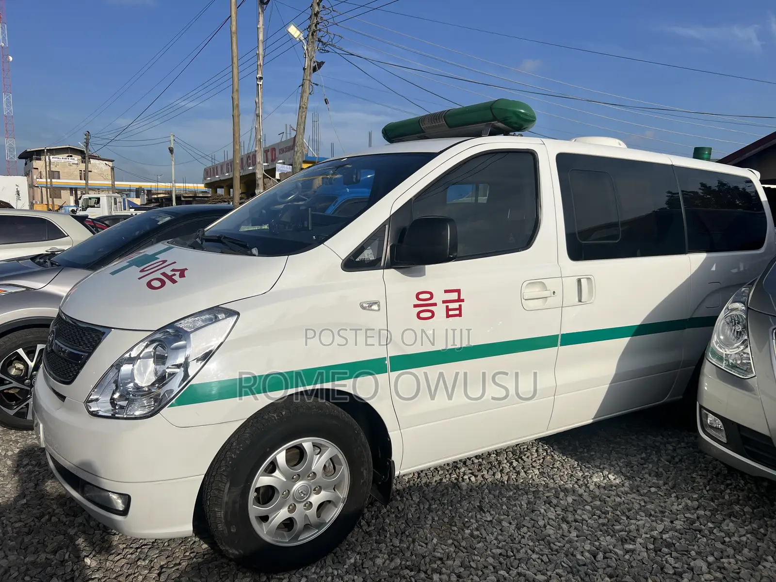 Hyundai Staria 2022 White
