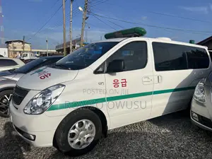 Hyundai Staria 2022 White