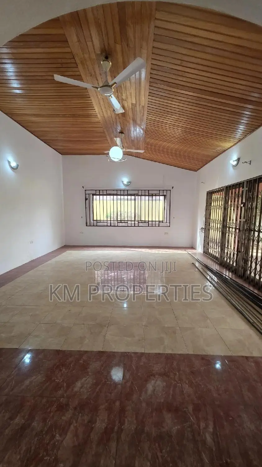 5bdrm Bungalow in Haatso for rent