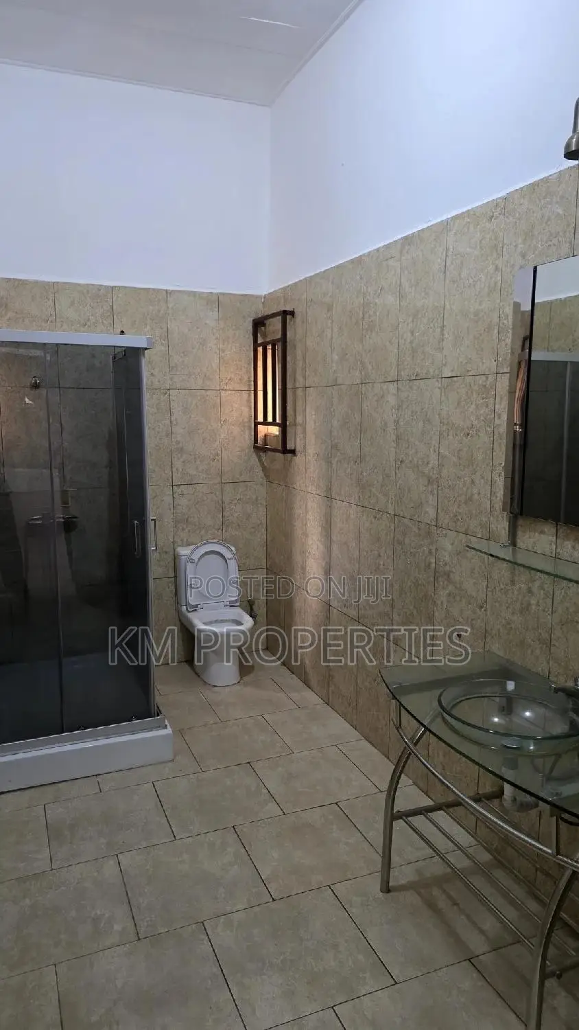 5bdrm Bungalow in Haatso for rent