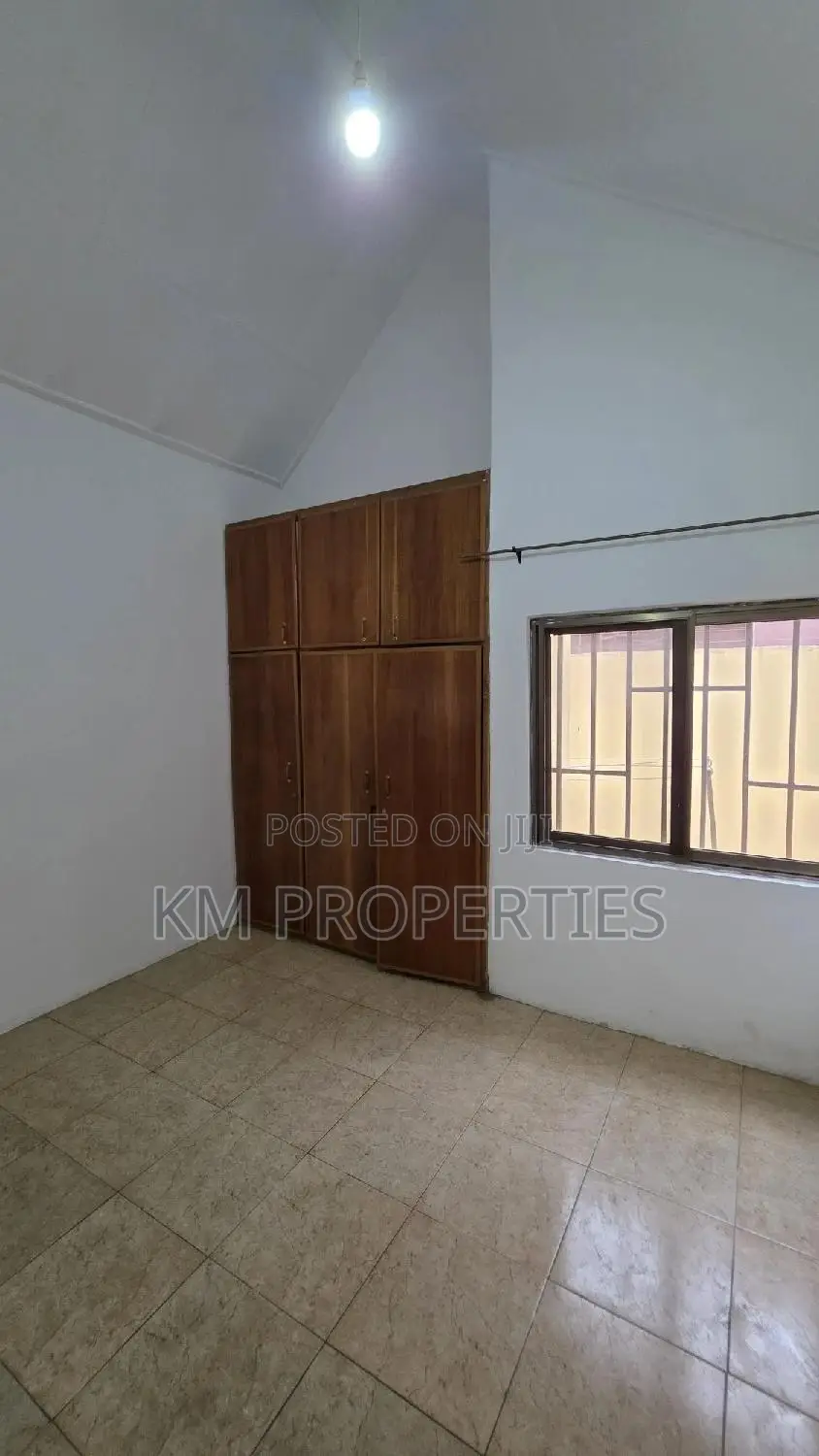 5bdrm Bungalow in Haatso for rent
