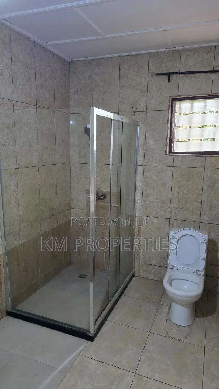 5bdrm Bungalow in Haatso for rent