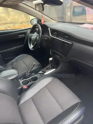 Toyota Corolla SE 4dr Sedan (1.8L 4cyl CVT) 2017 Blue