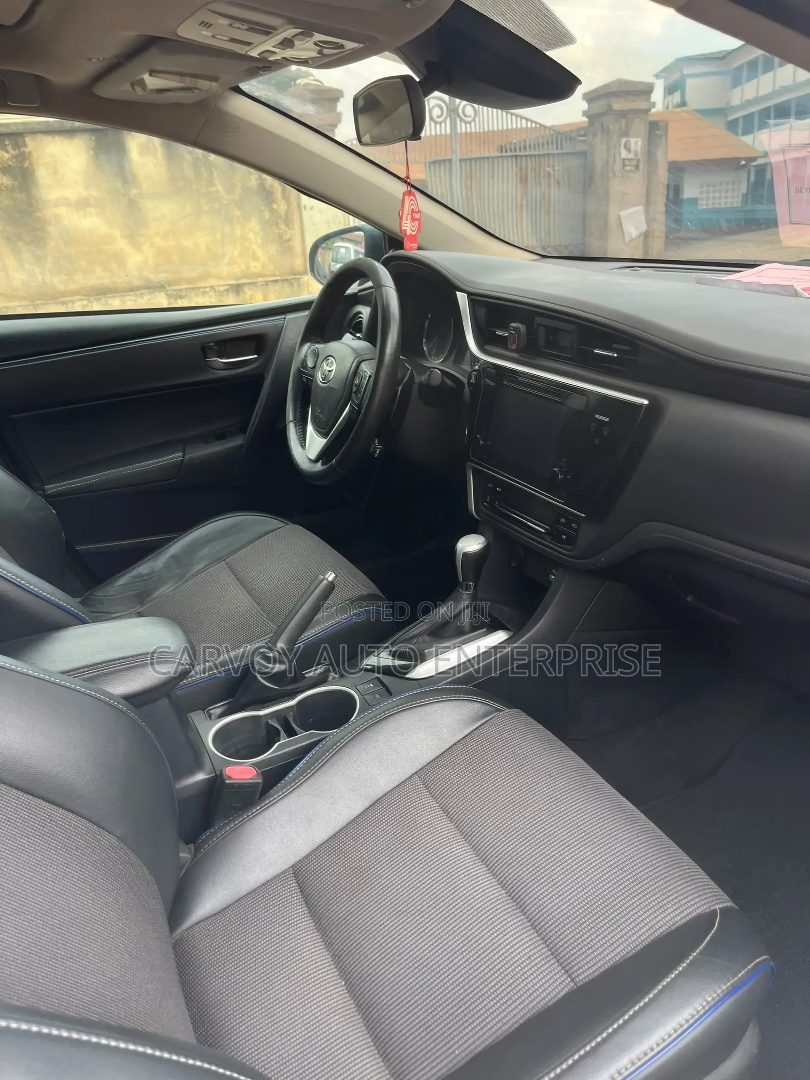 Toyota Corolla SE 4dr Sedan (1.8L 4cyl CVT) 2017 Blue