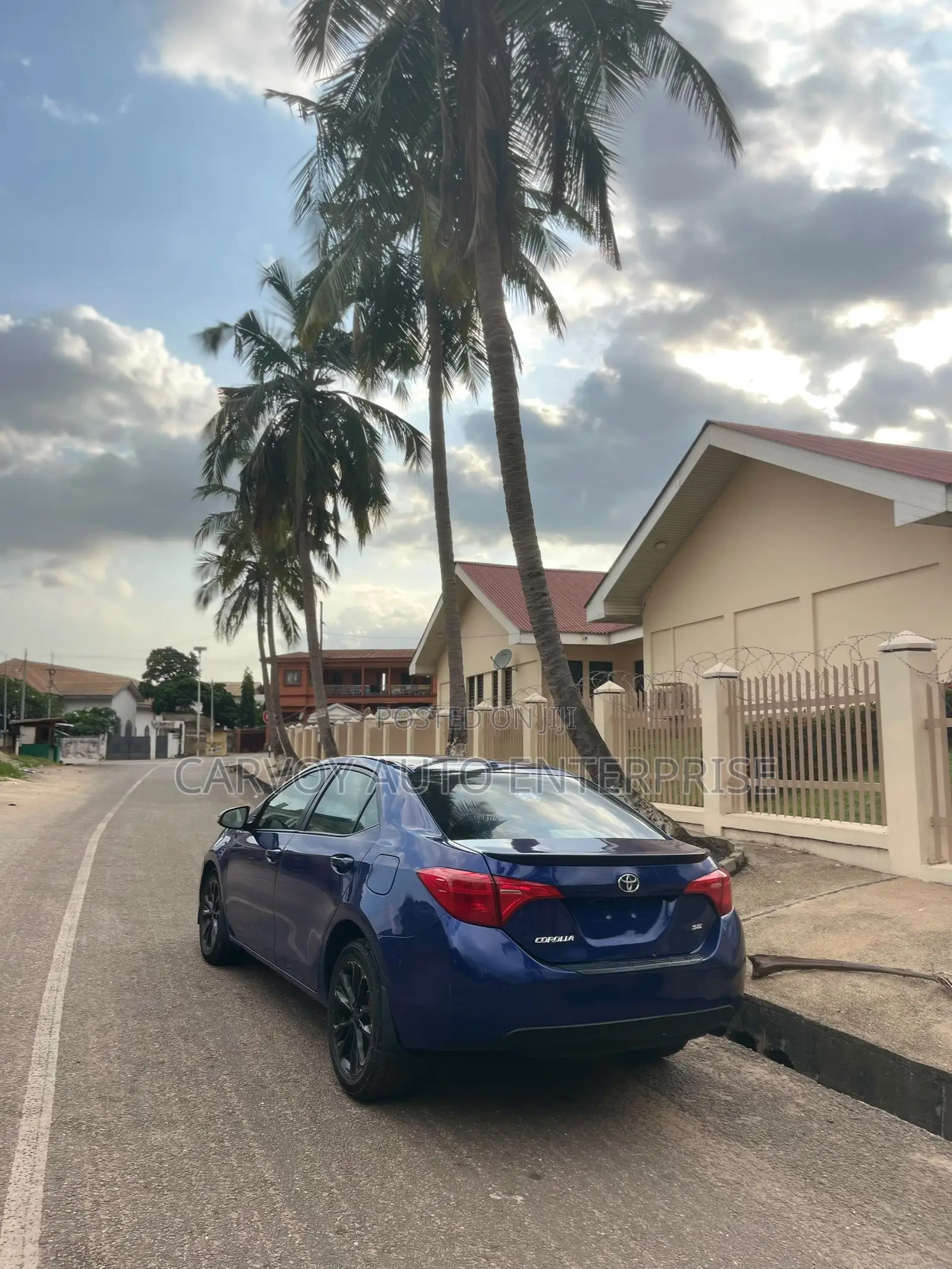 Toyota Corolla SE 4dr Sedan (1.8L 4cyl CVT) 2017 Blue