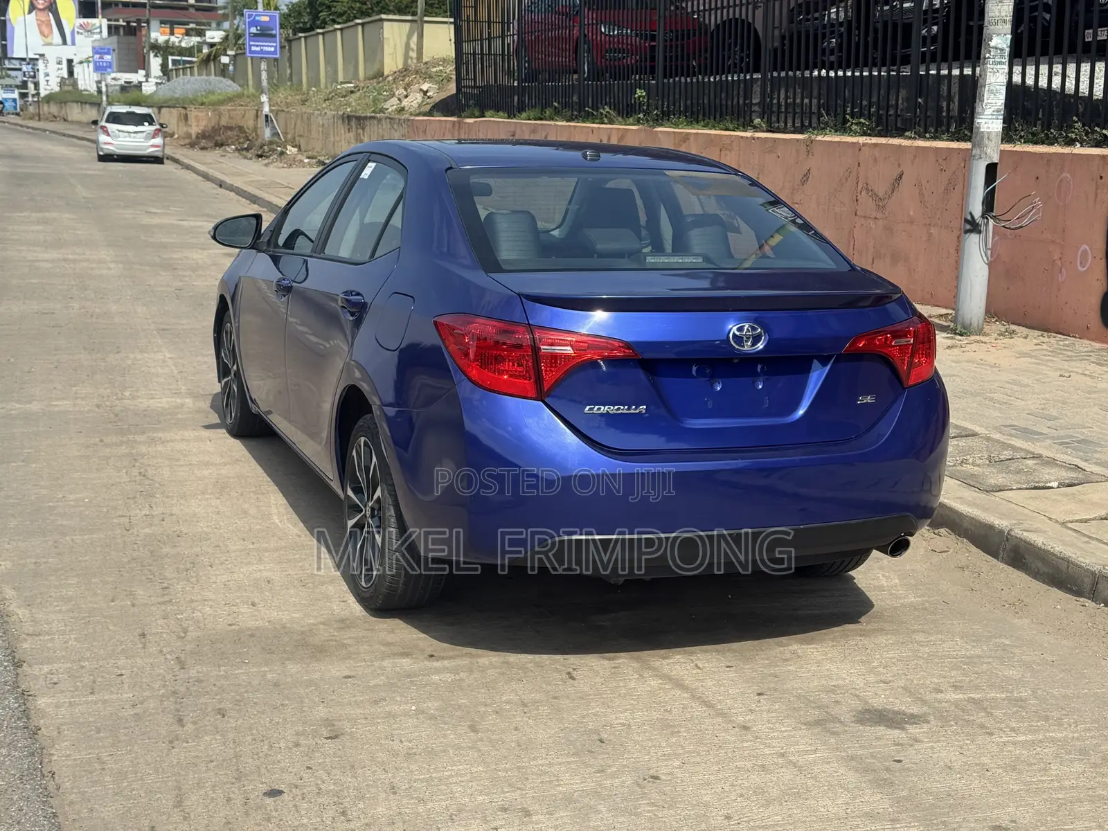 Toyota Corolla SE (1.8L 4cyl 2A) 2018 Blue