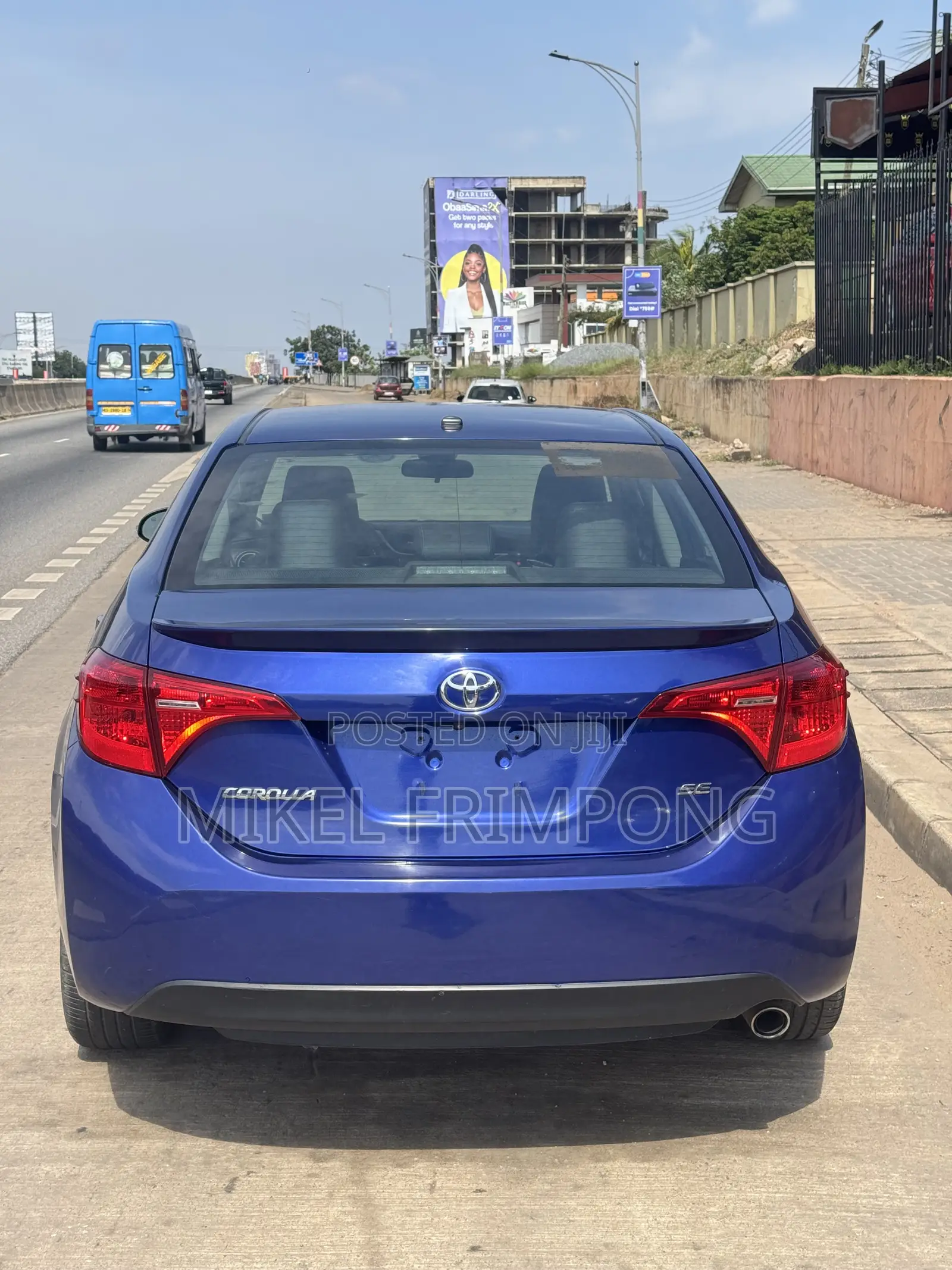 Toyota Corolla SE (1.8L 4cyl 2A) 2018 Blue
