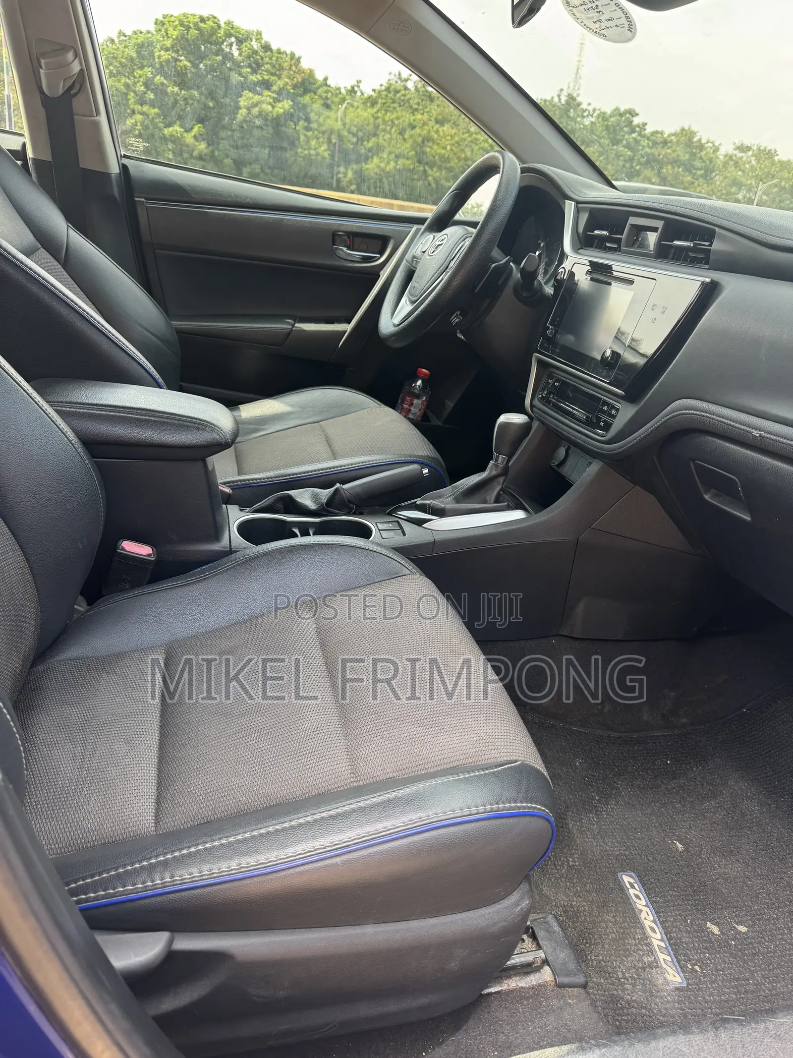 Toyota Corolla SE (1.8L 4cyl 2A) 2018 Blue