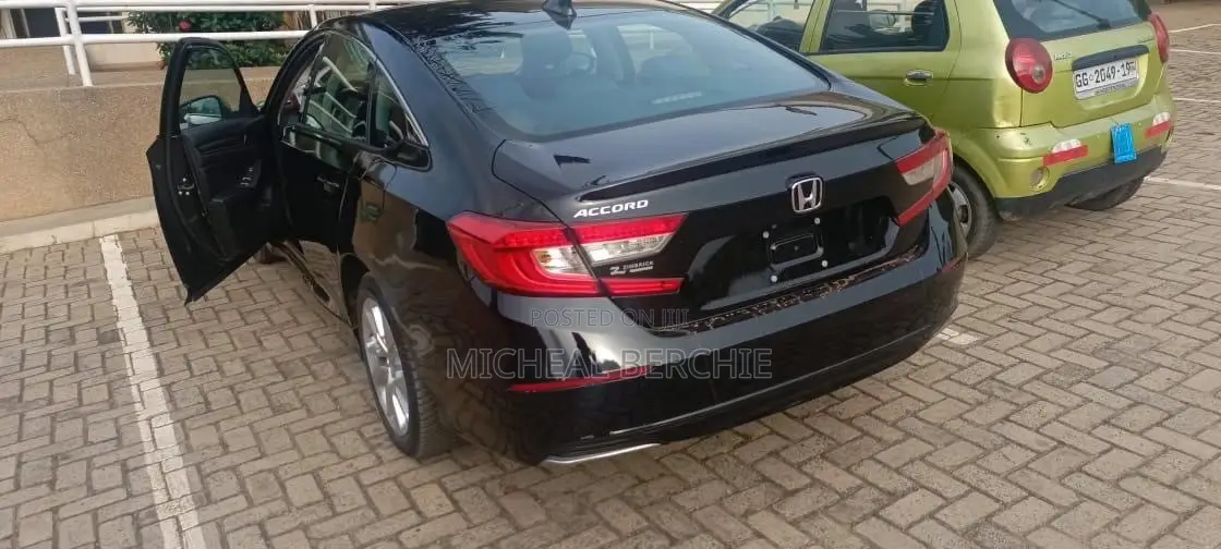 Honda Accord LX (1.5L 4cyl Turbo CVT) 2019 Black