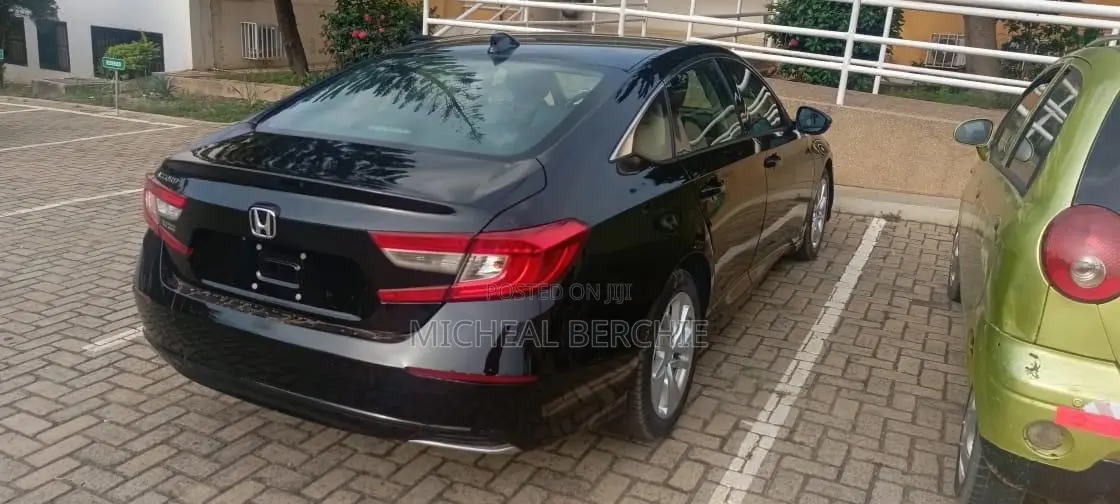 Honda Accord LX (1.5L 4cyl Turbo CVT) 2019 Black