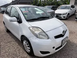 Toyota Vitz 2010 White