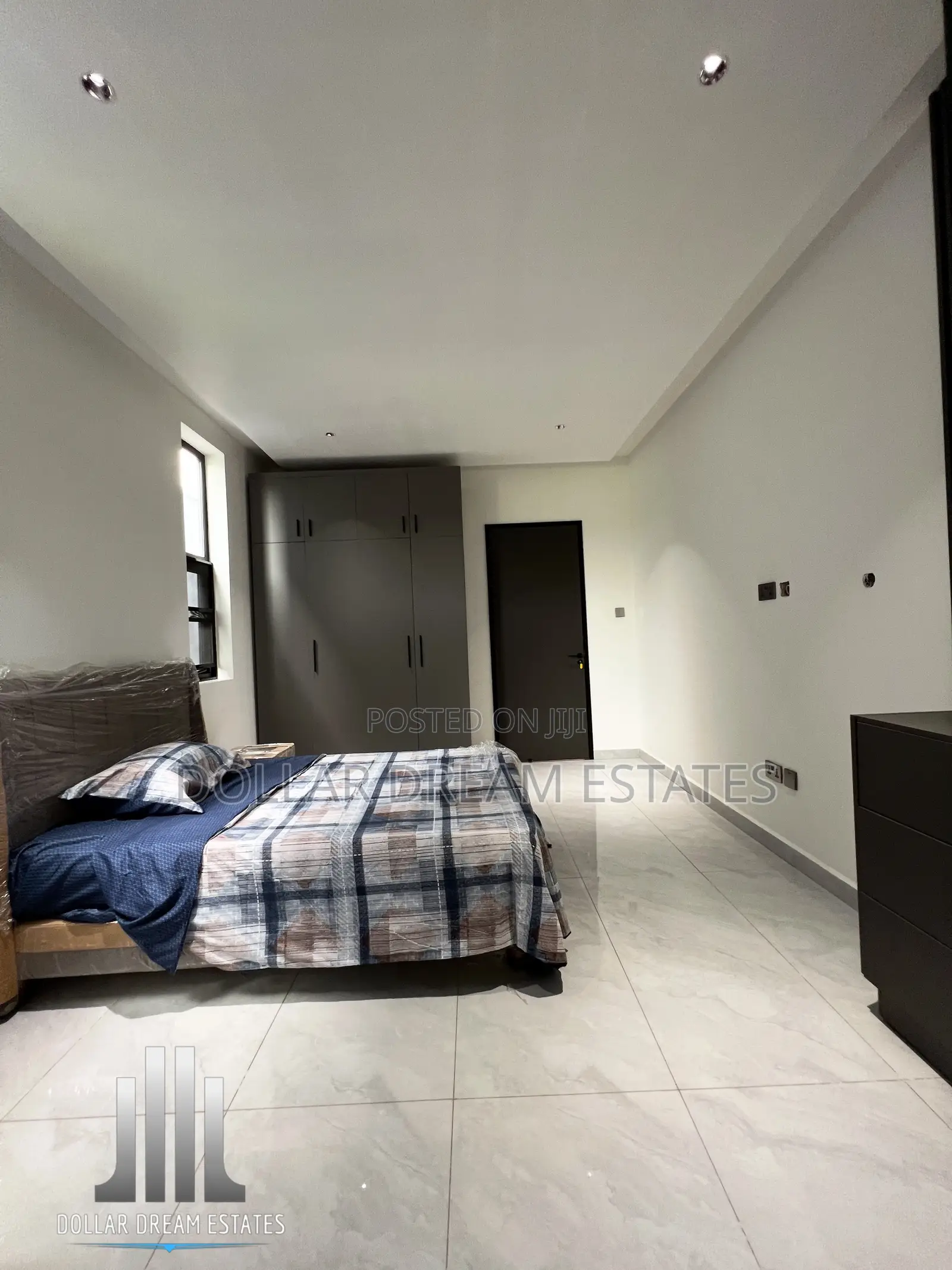 5bdrm House in Airport Residential Area for sale