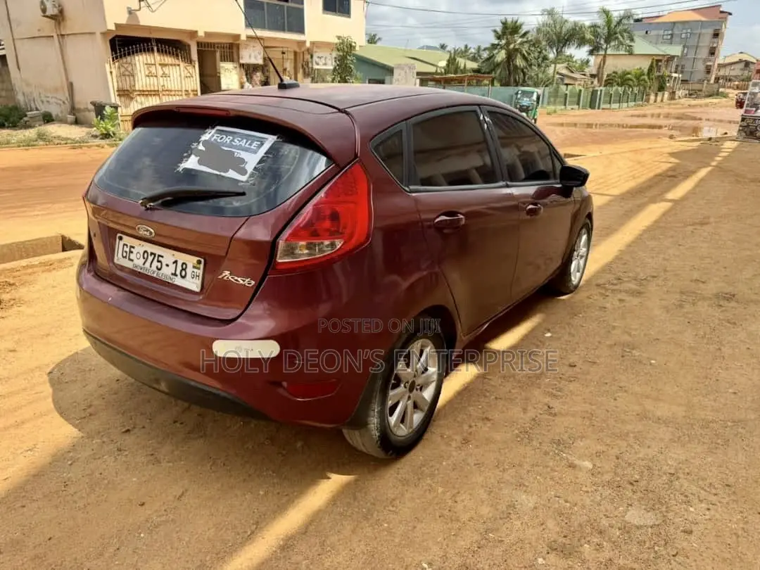 Ford Fiesta SES Hatchback 2012 Brown