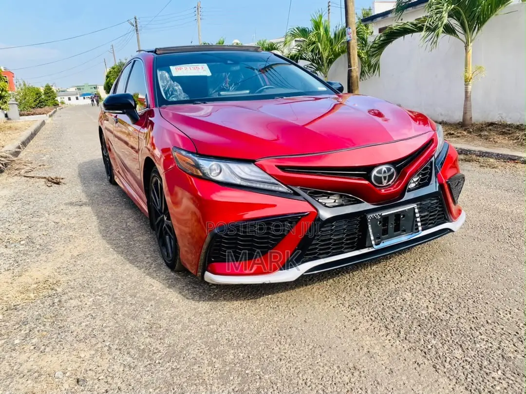 Toyota Camry XSE 2021 Red
