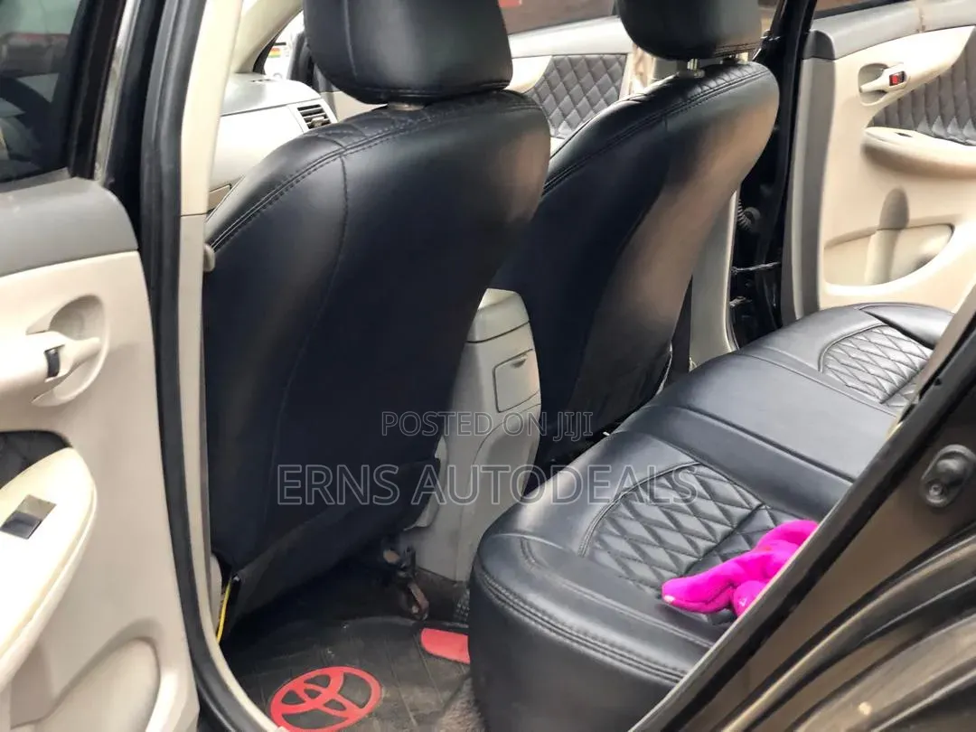 Toyota Corolla LE 4dr Sedan (1.8L 4cyl 4A) 2010 Black
