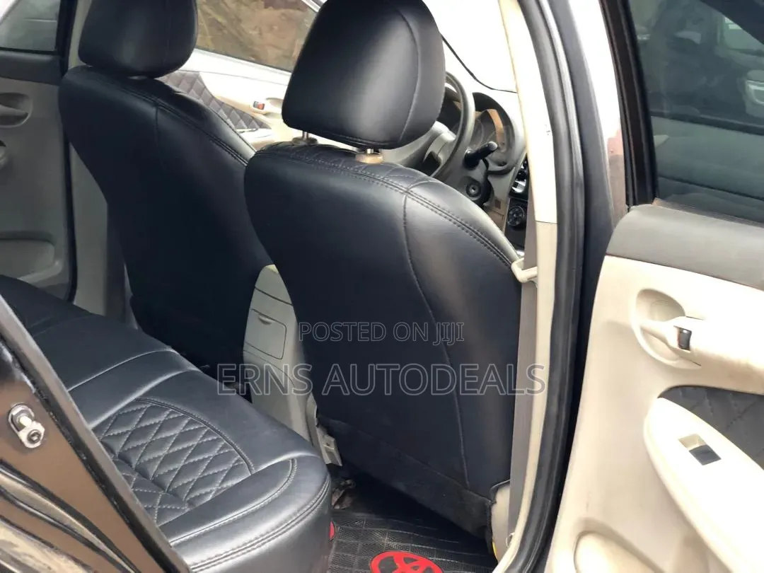 Toyota Corolla LE 4dr Sedan (1.8L 4cyl 4A) 2010 Black