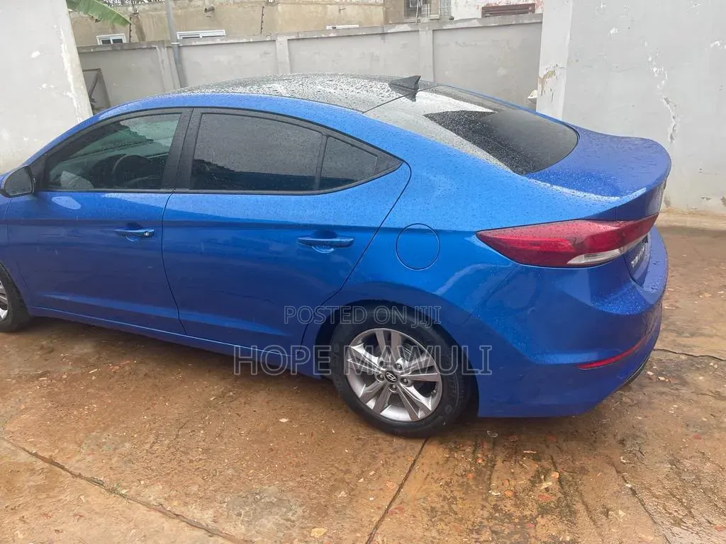 Hyundai Elantra ECO Sedan FWD (1.4L 4cyl 7A) 2017