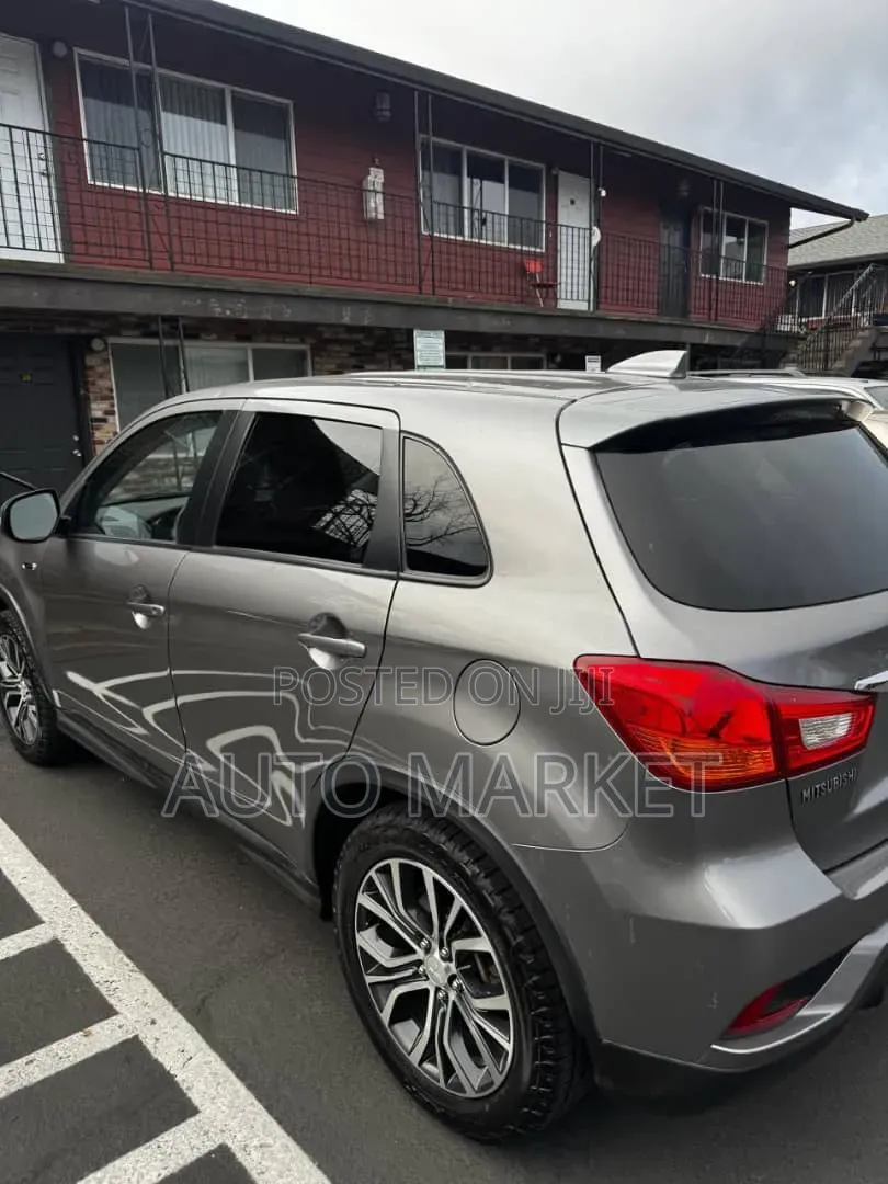 Mitsubishi Outlander SE 4dr SUV (2.4L 4cyl CVT) 2015 Gray