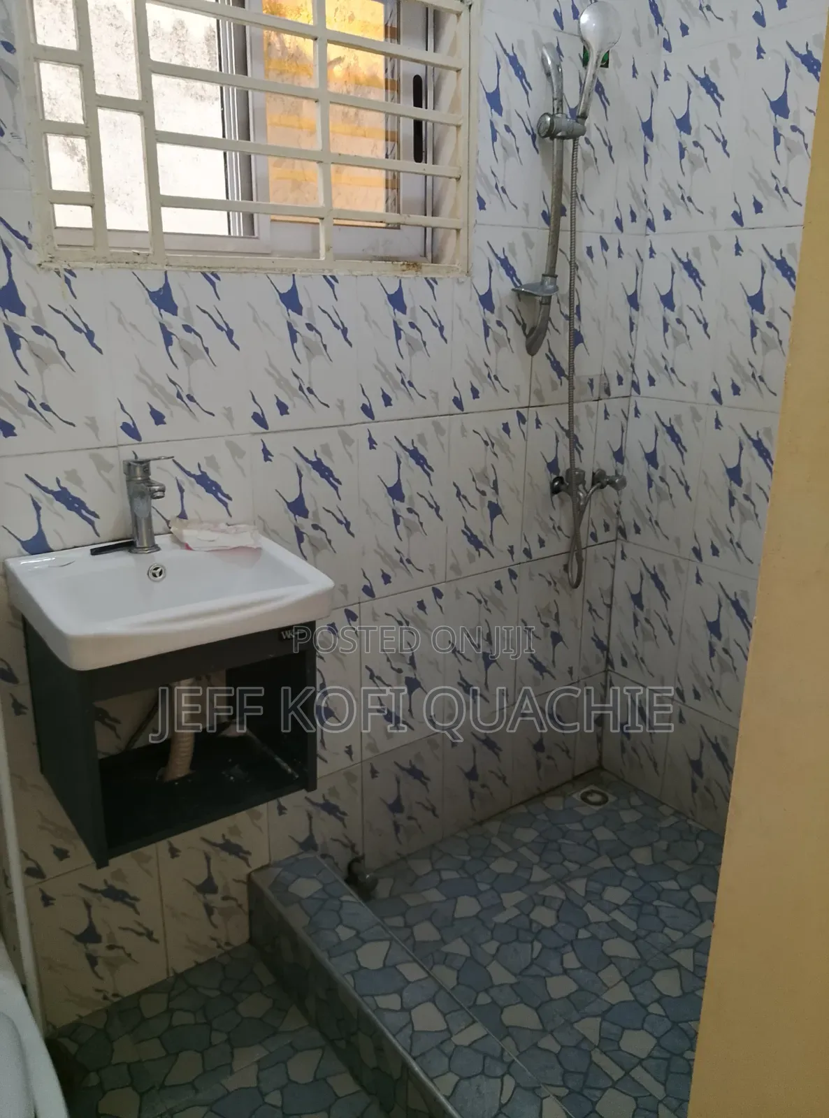 1bdrm Apartment in Quachie Estate, Mosque Area for rent
