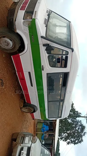 Mercedes-Benz T2 2001