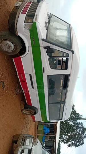Mercedes-Benz T2 2001
