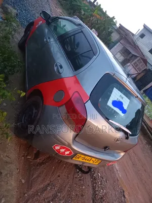 Toyota Vitz 2010 Gray