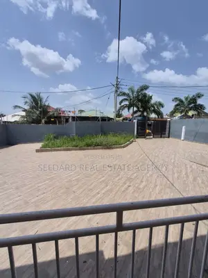 4bdrm House in Sefdard Properties, Amasaman for sale