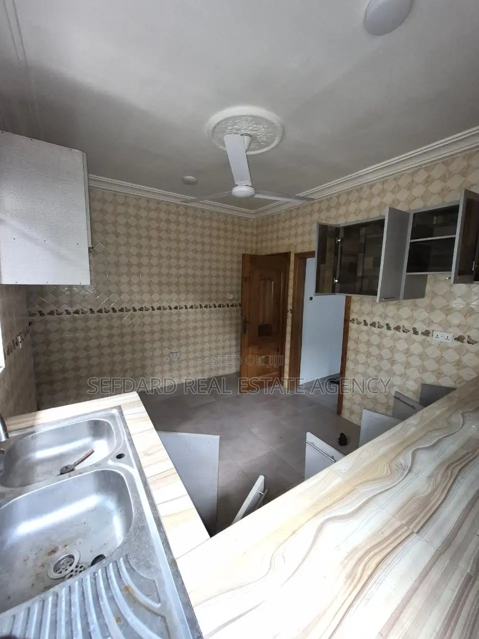4bdrm House in Sefdard Properties, Amasaman for sale