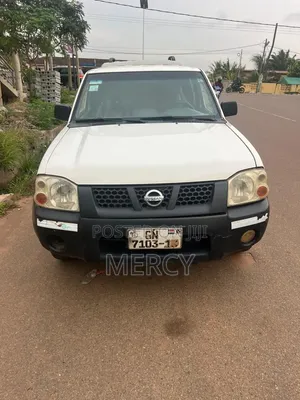 Nissan Hardbody 2013 White
