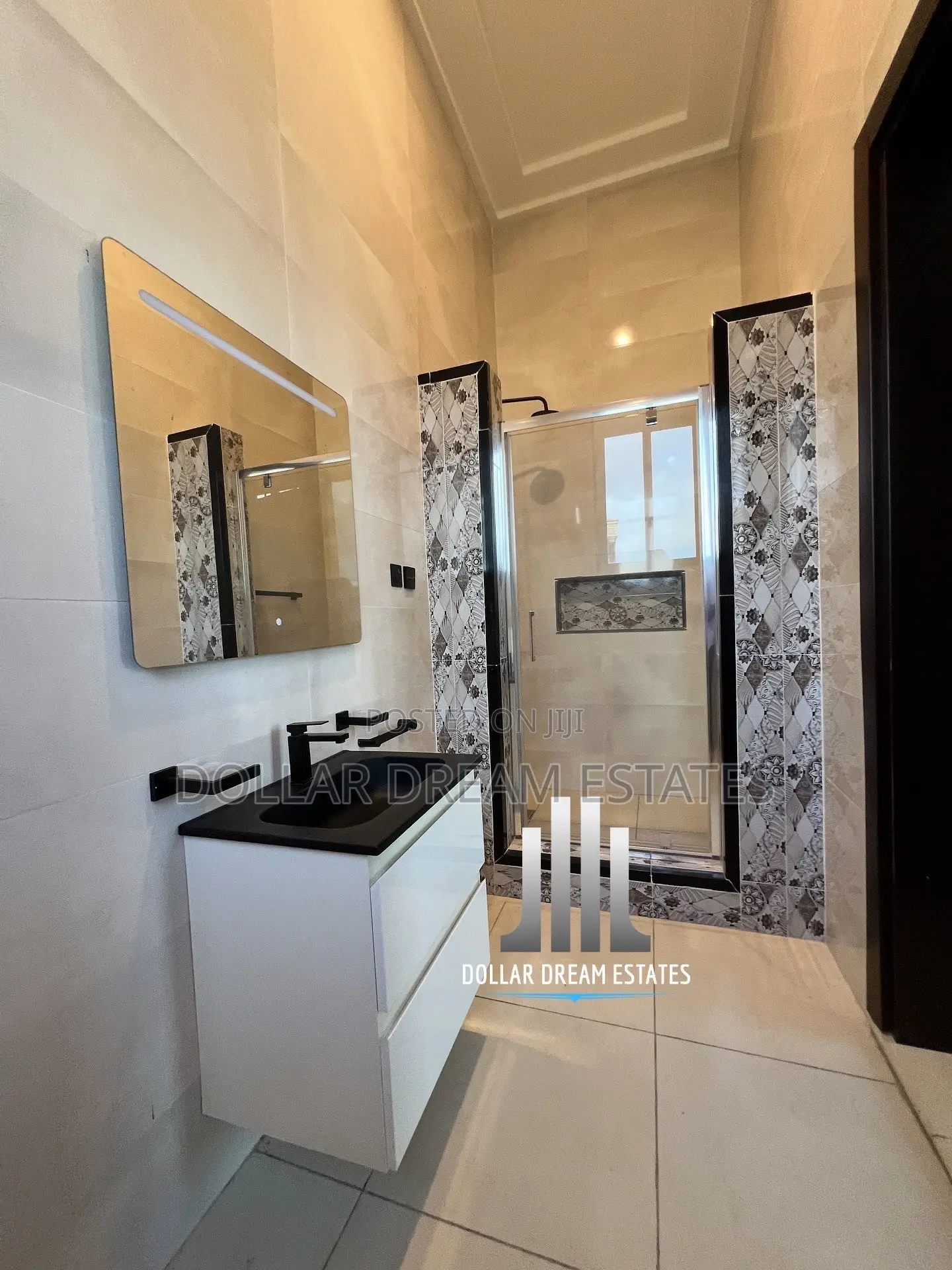 6bdrm House in Airport Residential Area for sale