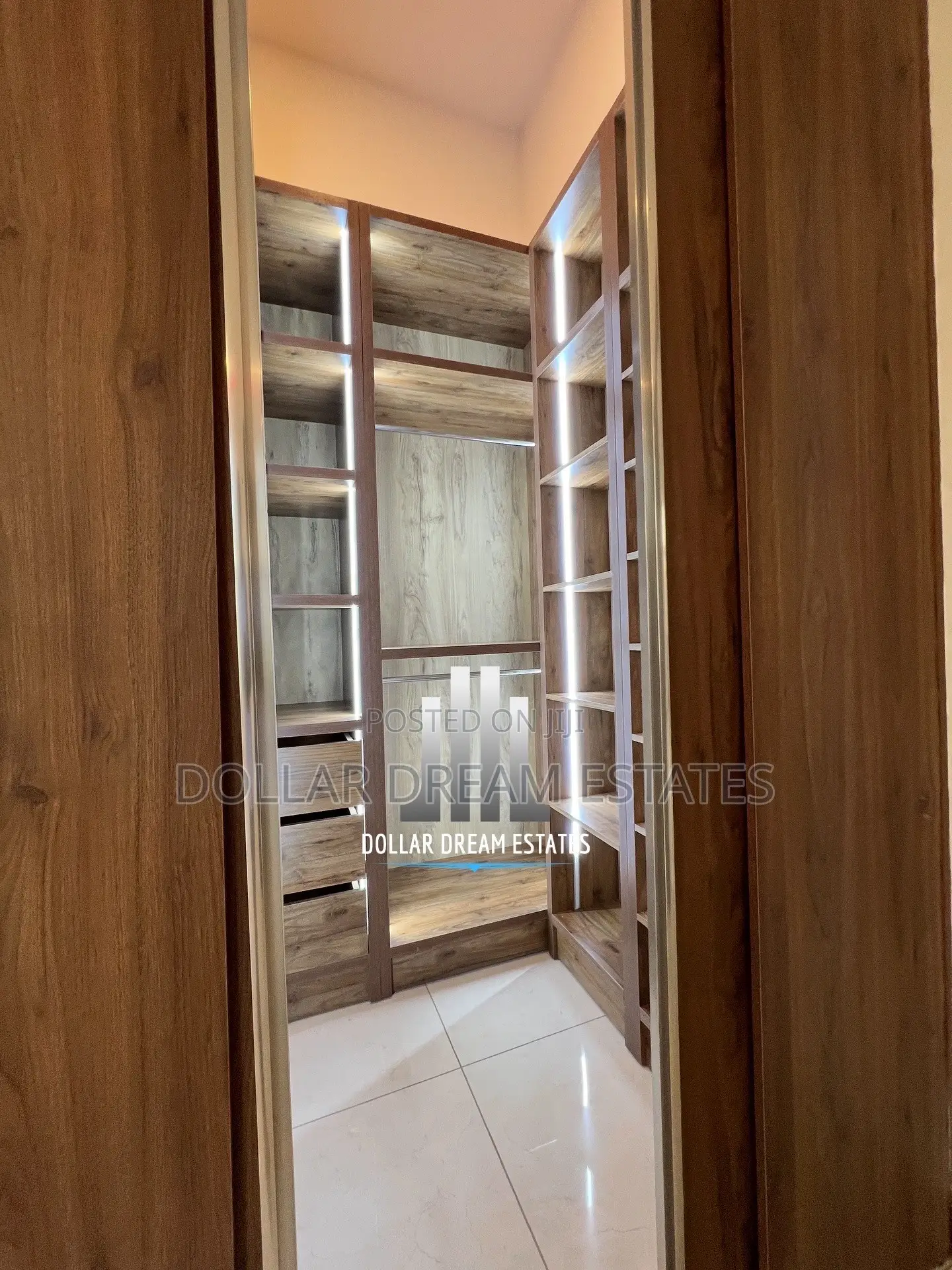 6bdrm House in Airport Residential Area for sale