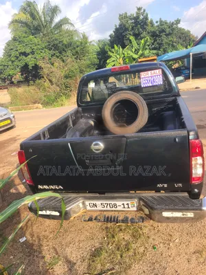 Nissan Navara 2015 Green