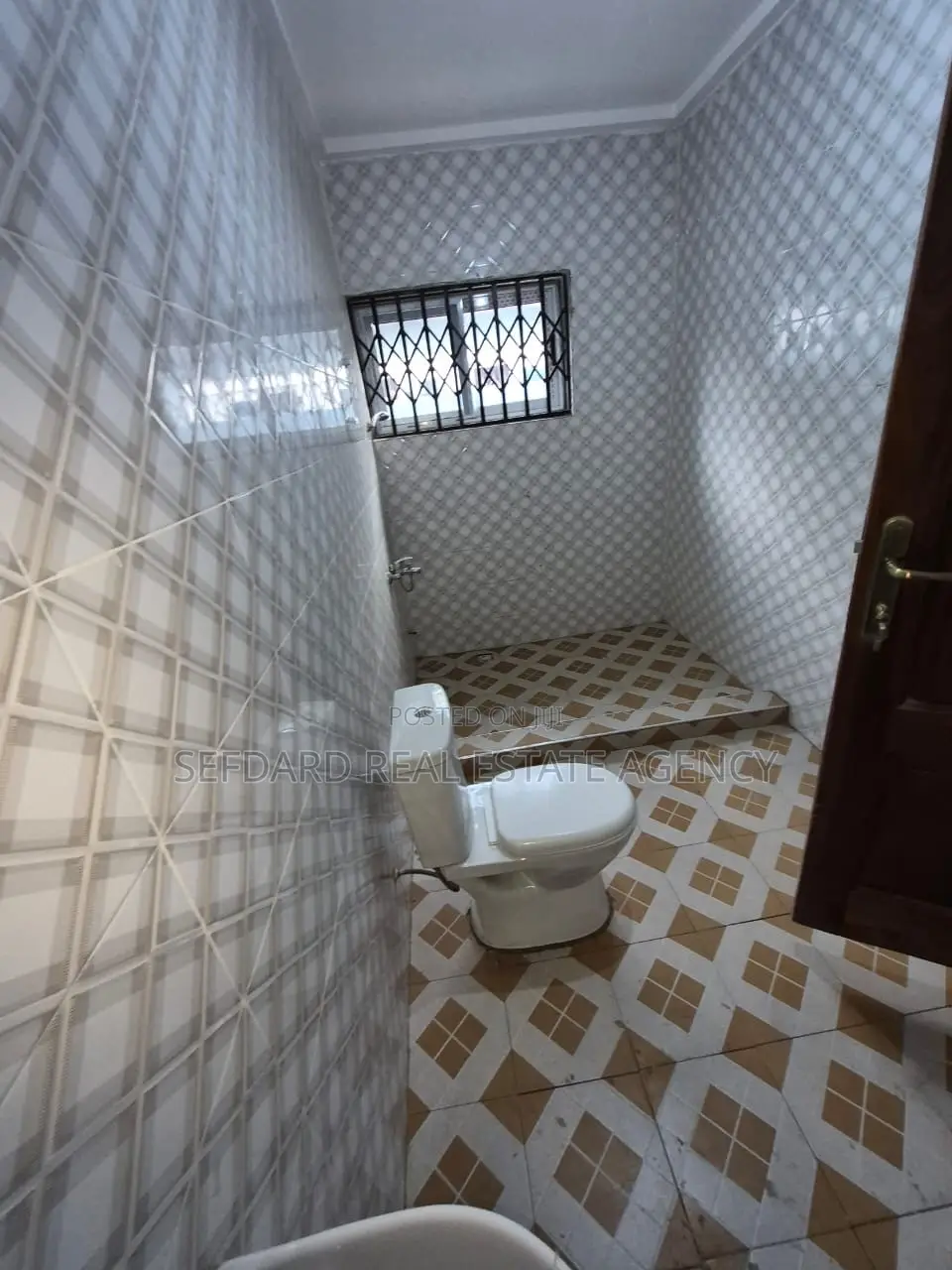 3bdrm House in Sefdard Properties, Amasaman for sale