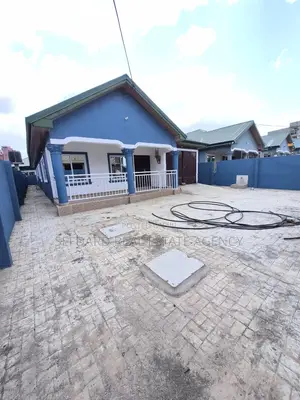 3bdrm House in Sefdard Properties, Amasaman for sale