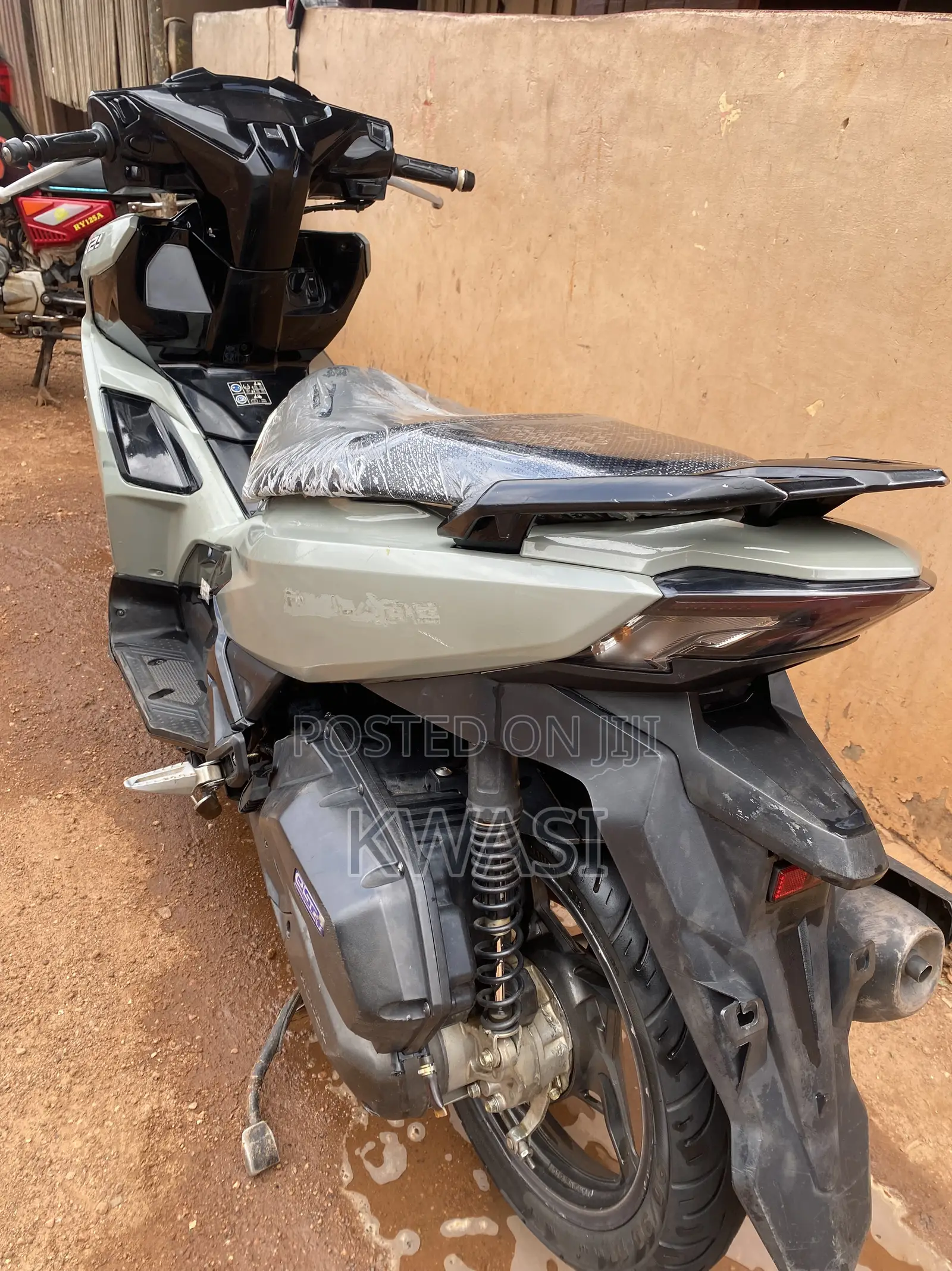 Honda NC700X 2025
