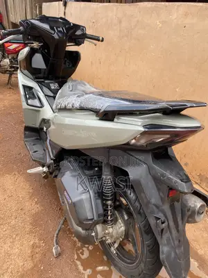 Honda NC700X 2025