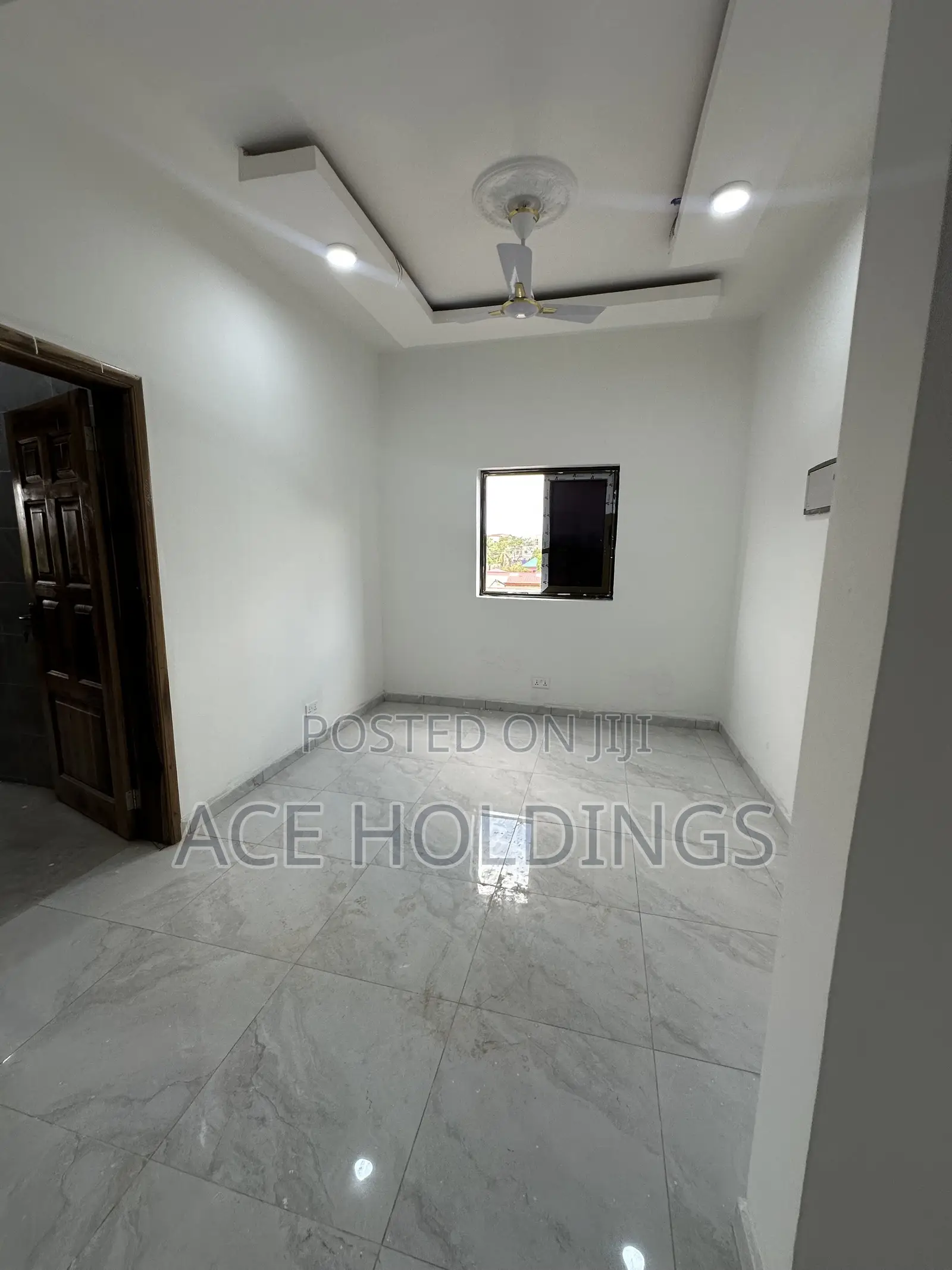 2bdrm Apartment in Lakeside for rent