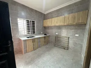 2bdrm Apartment in Lakeside for rent