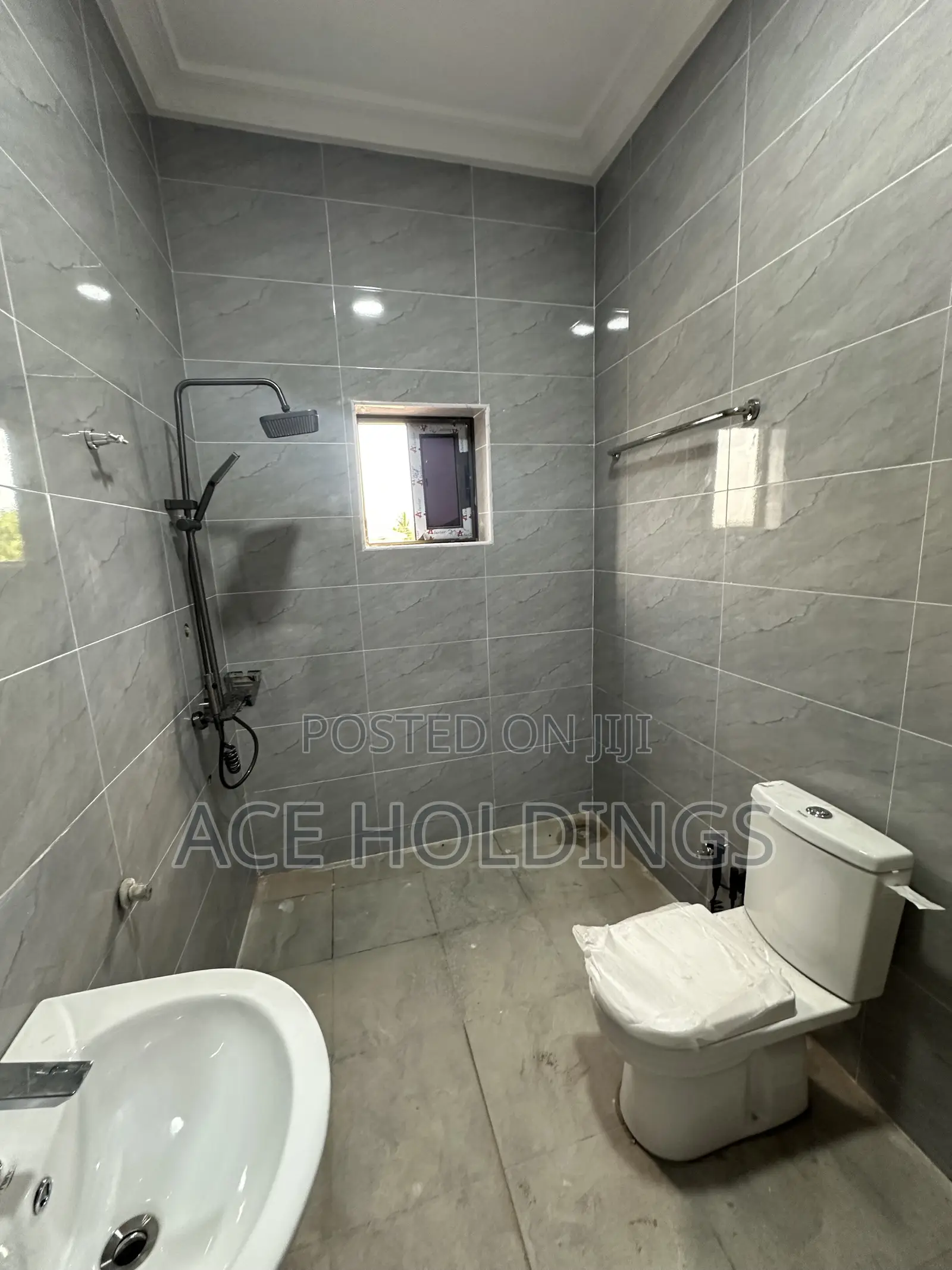 2bdrm Apartment in Lakeside for rent